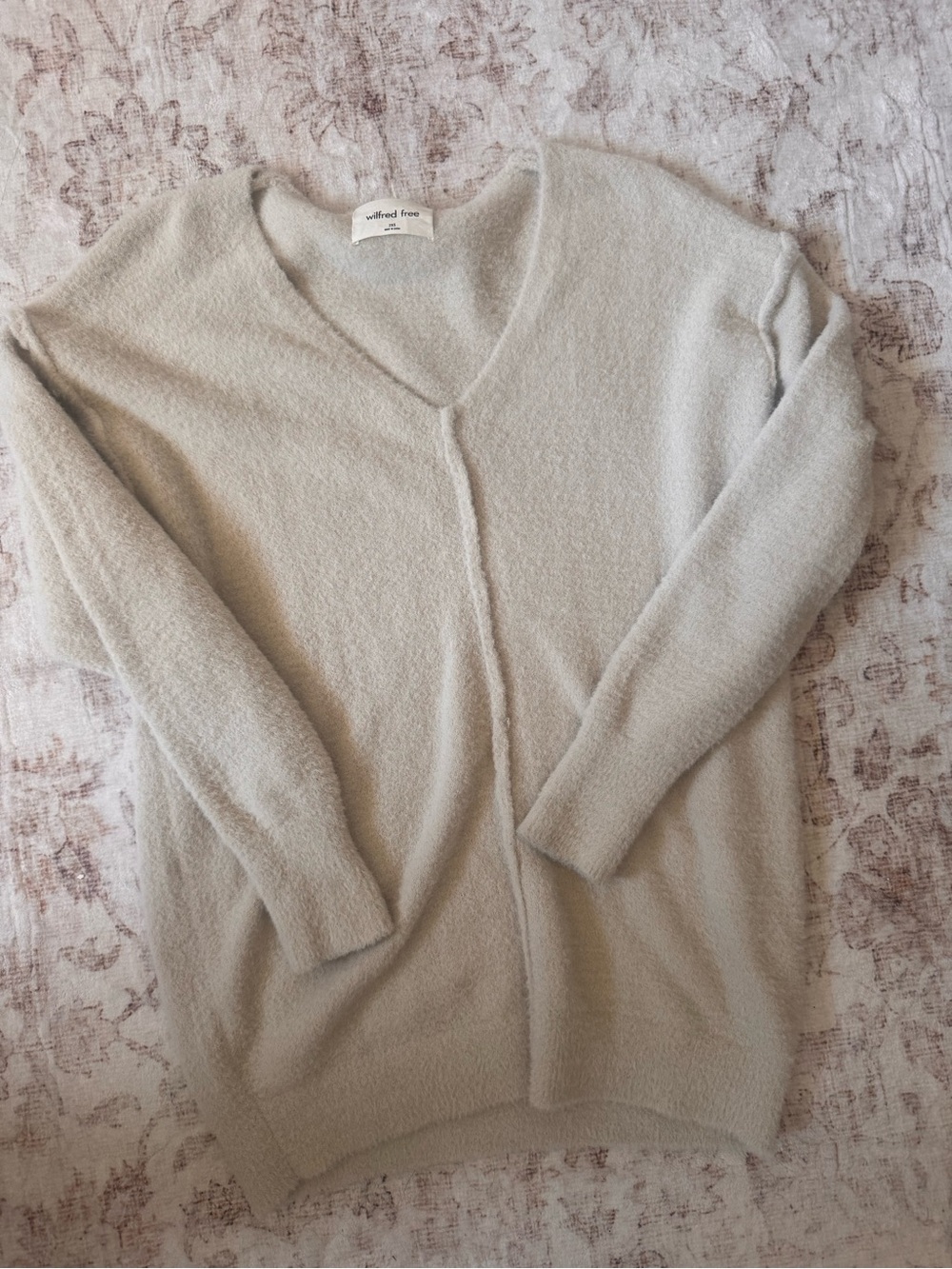 Wilfred Soft Cream V-Neck Sweater